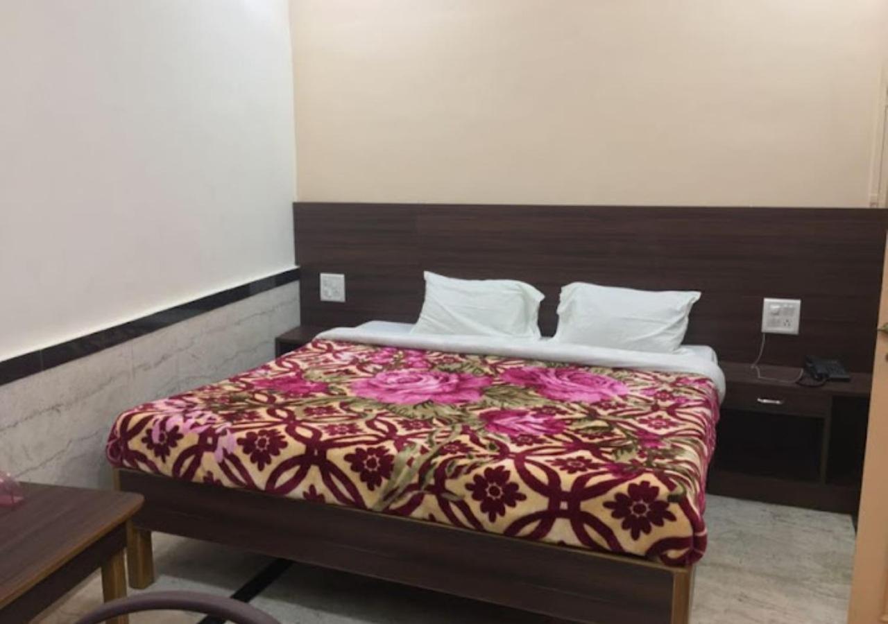 Liberty Guest House Varanasi Ngoại thất bức ảnh