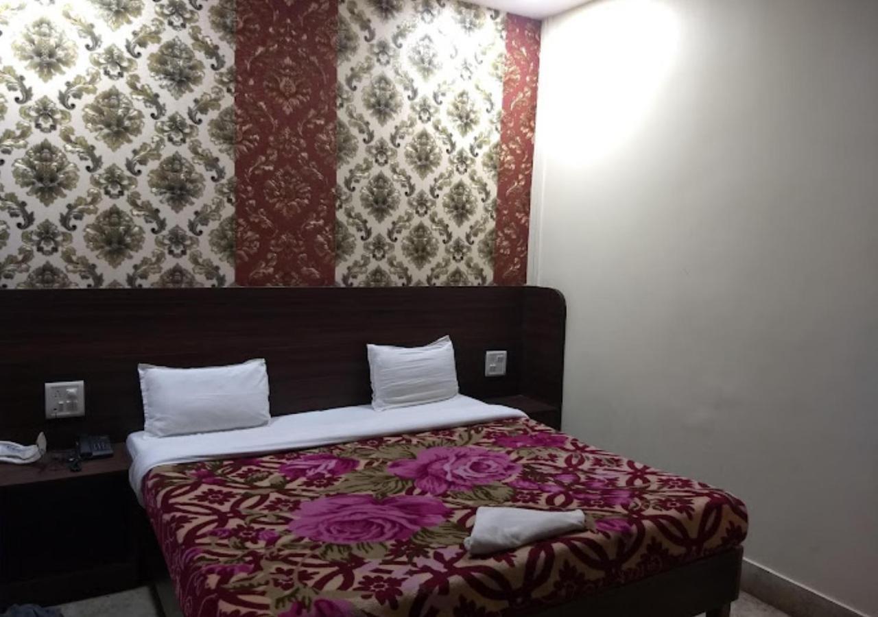 Liberty Guest House Varanasi Ngoại thất bức ảnh